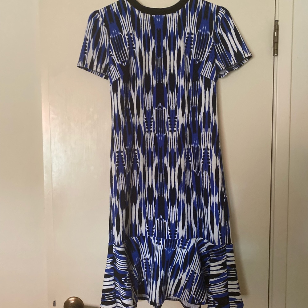 London Times beautiful flowy dress. Size 4.